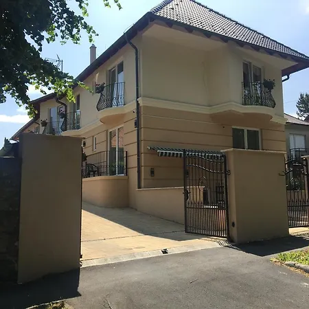 Mona Lisa Apartment Heviz