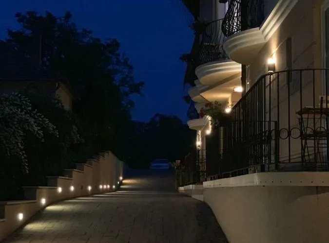 Mona Lisa Apartment *